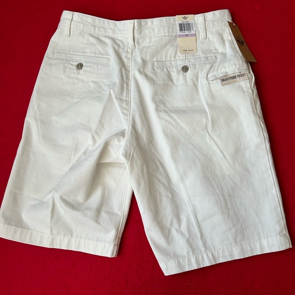 NEW- Men’s Docker Shorts (32) - Picture 3 of 4